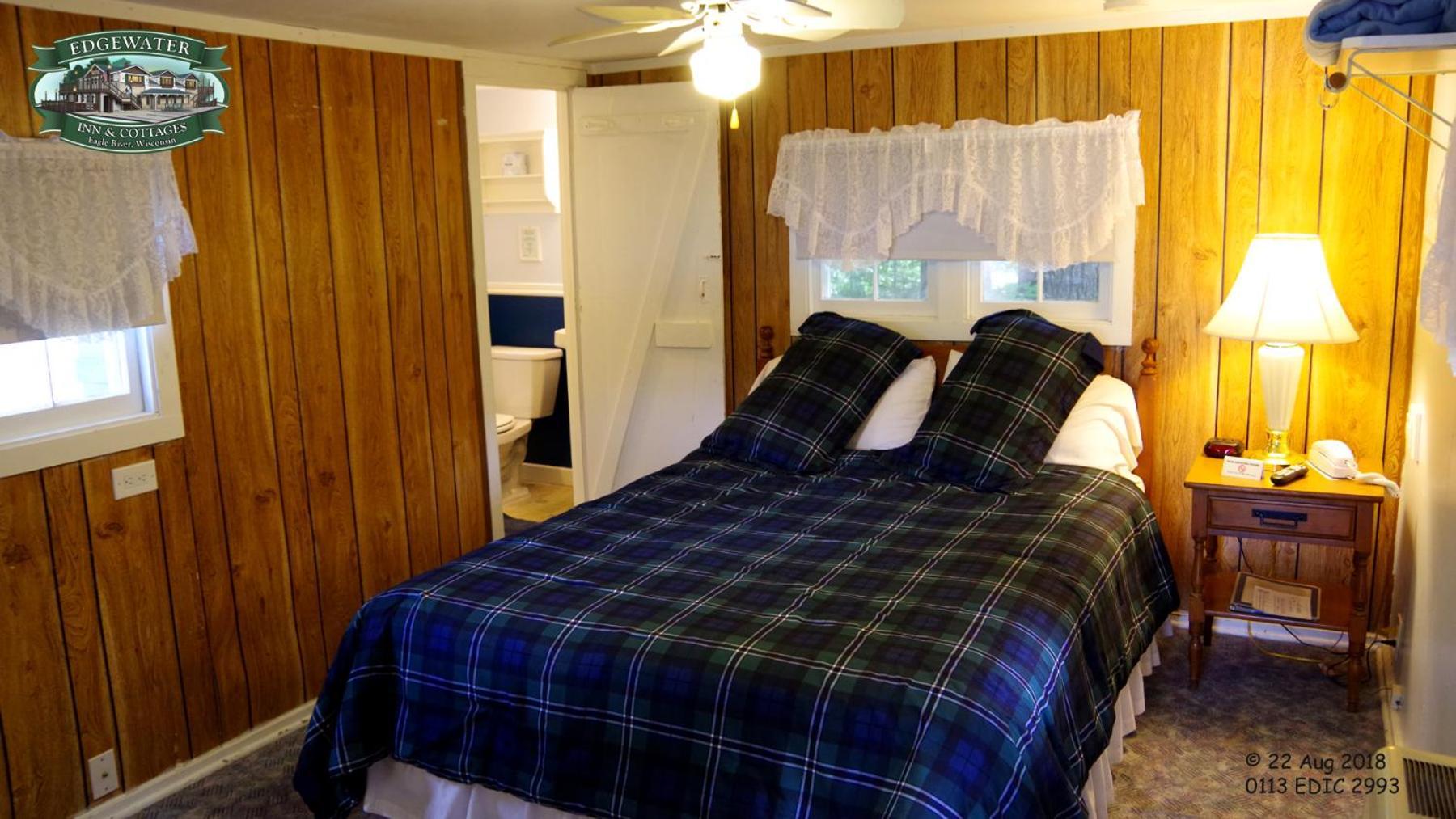 Edgewater Inn & Cottages Eagle River Oda fotoğraf