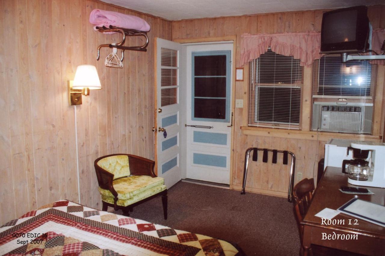 Edgewater Inn & Cottages Eagle River Oda fotoğraf
